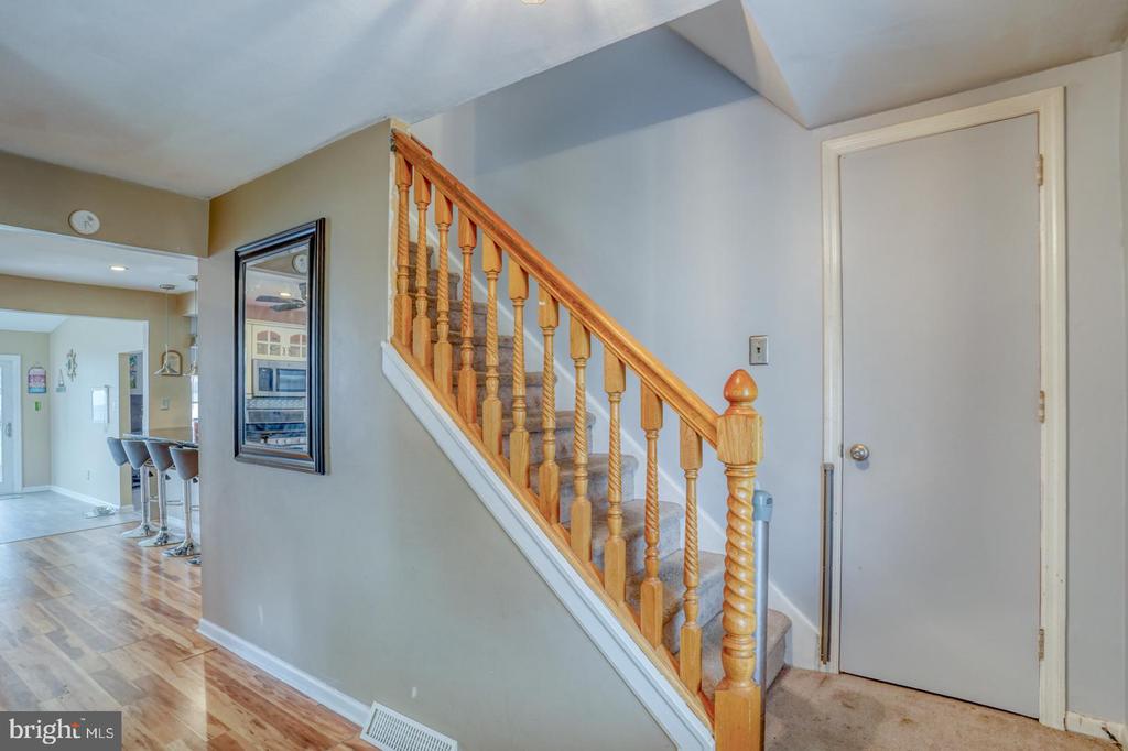 28 Lesley Ln