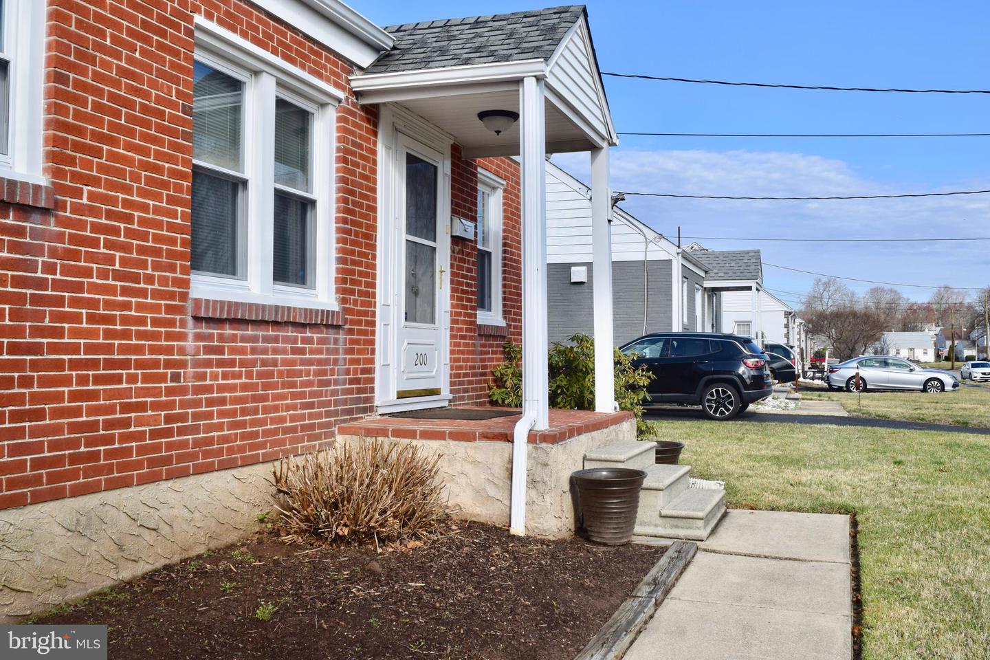 200 Liston Ave
