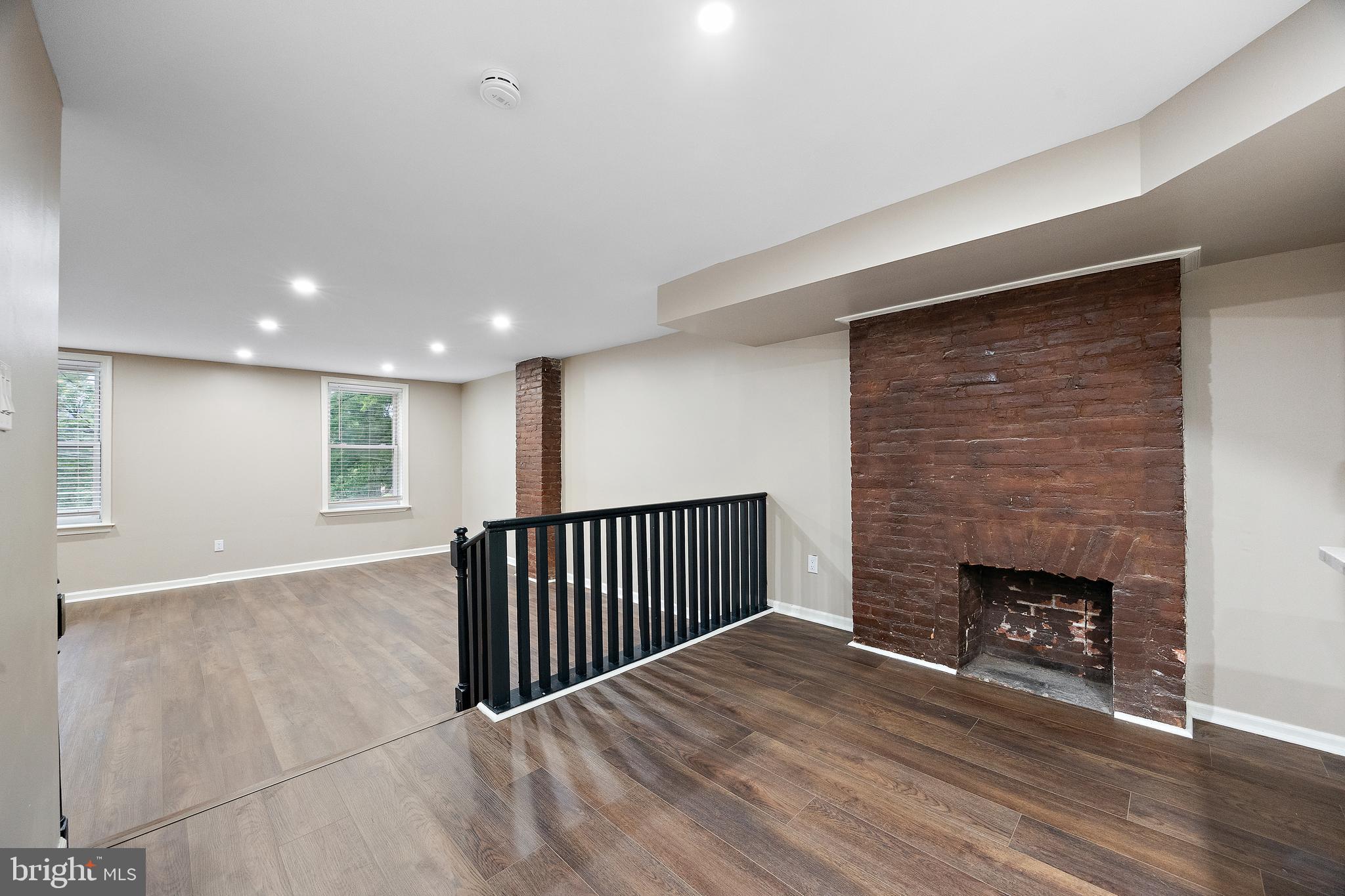 413 WASHINGTON ST #UNIT 2