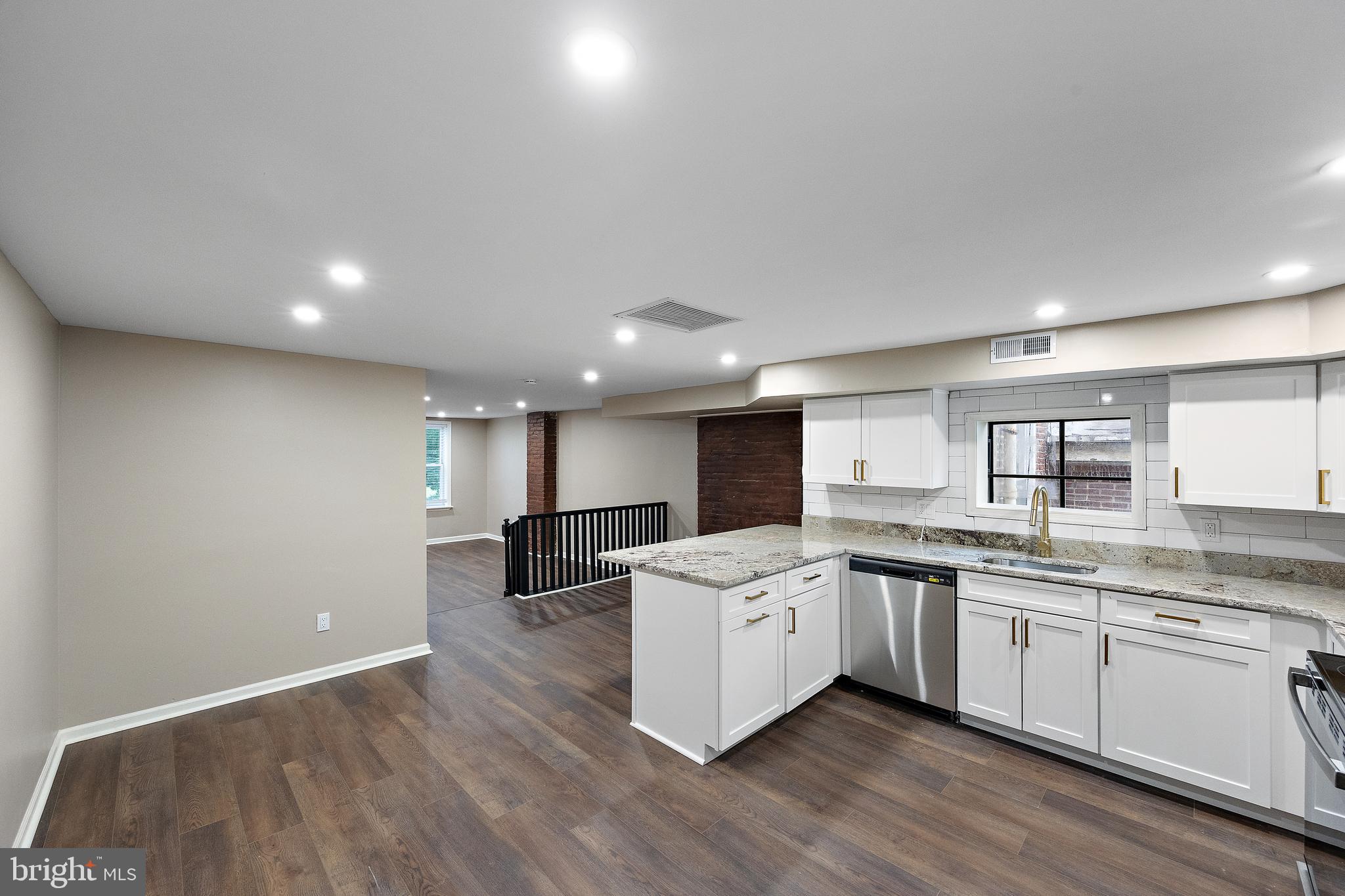 413 WASHINGTON ST #UNIT 2