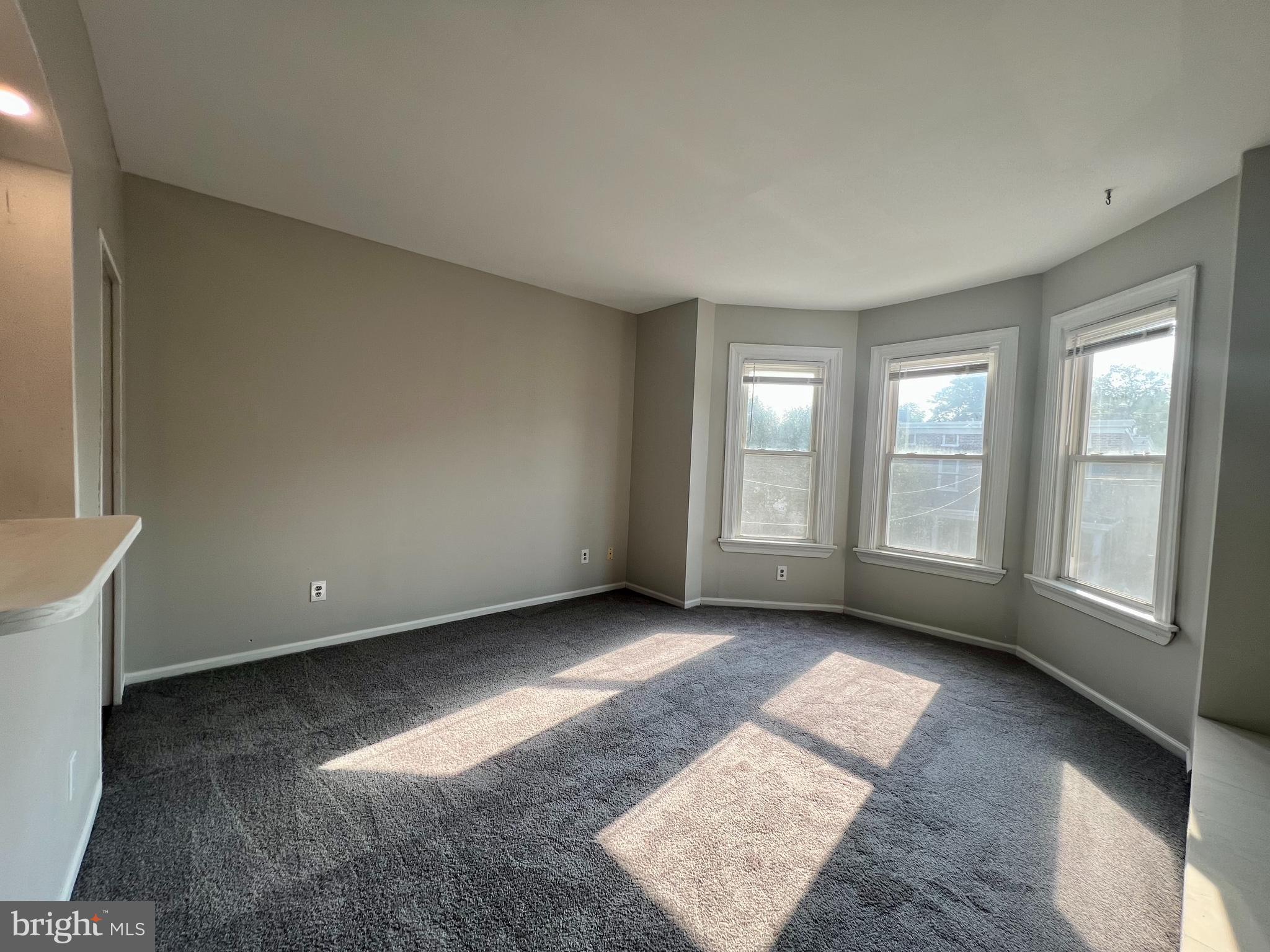 1323 N DUPONT ST #B
