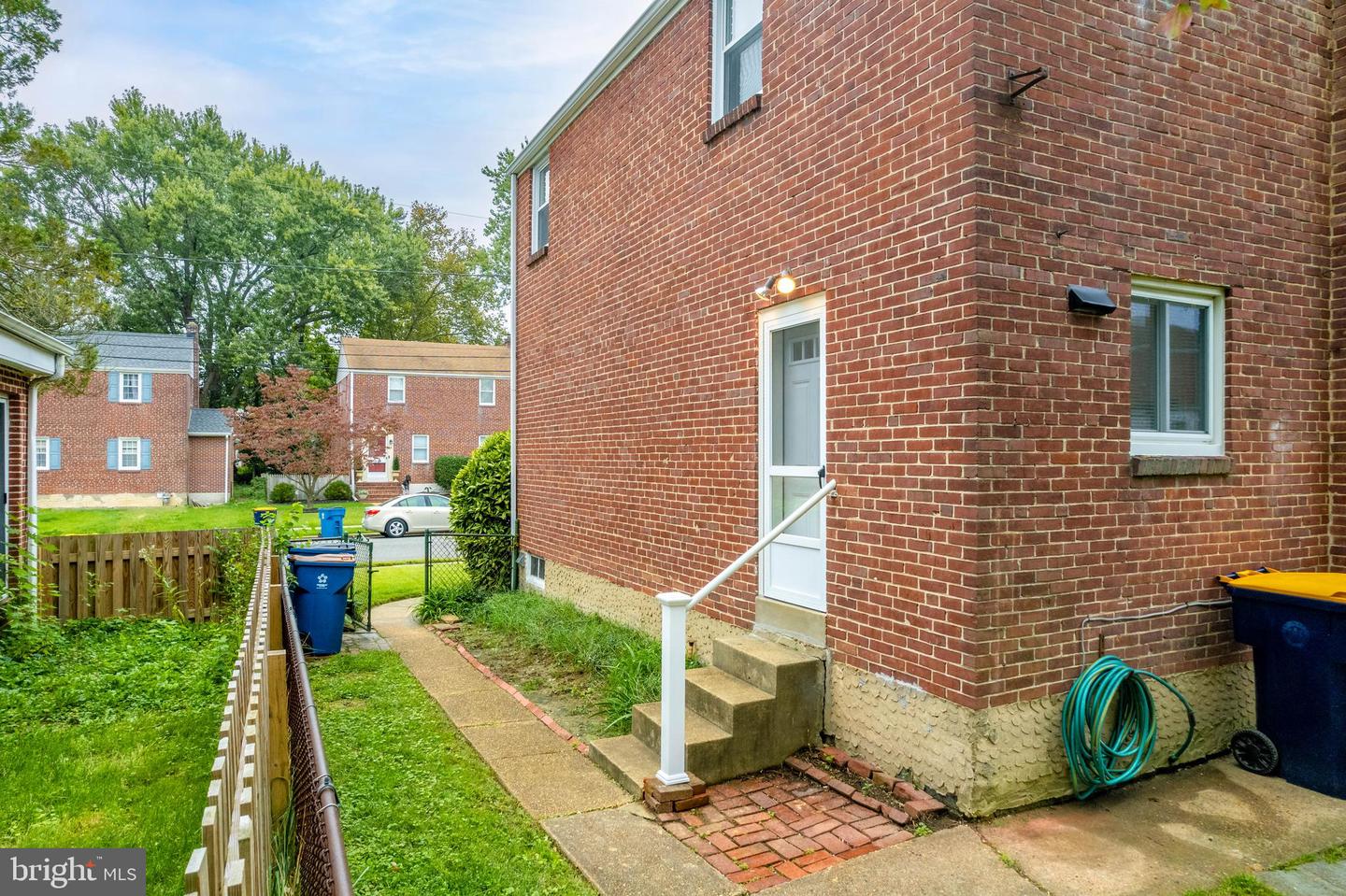 8 MARVILO AVE
