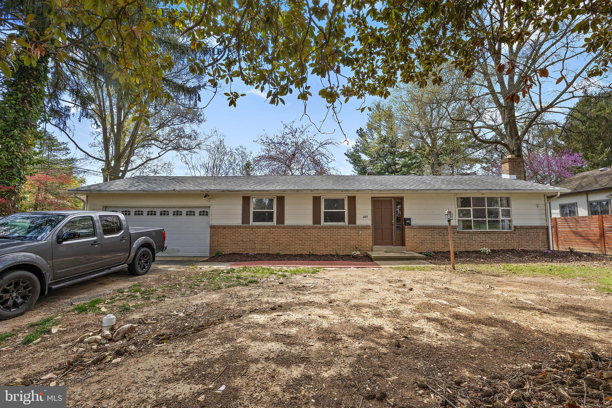 201 WINSLOW RD
