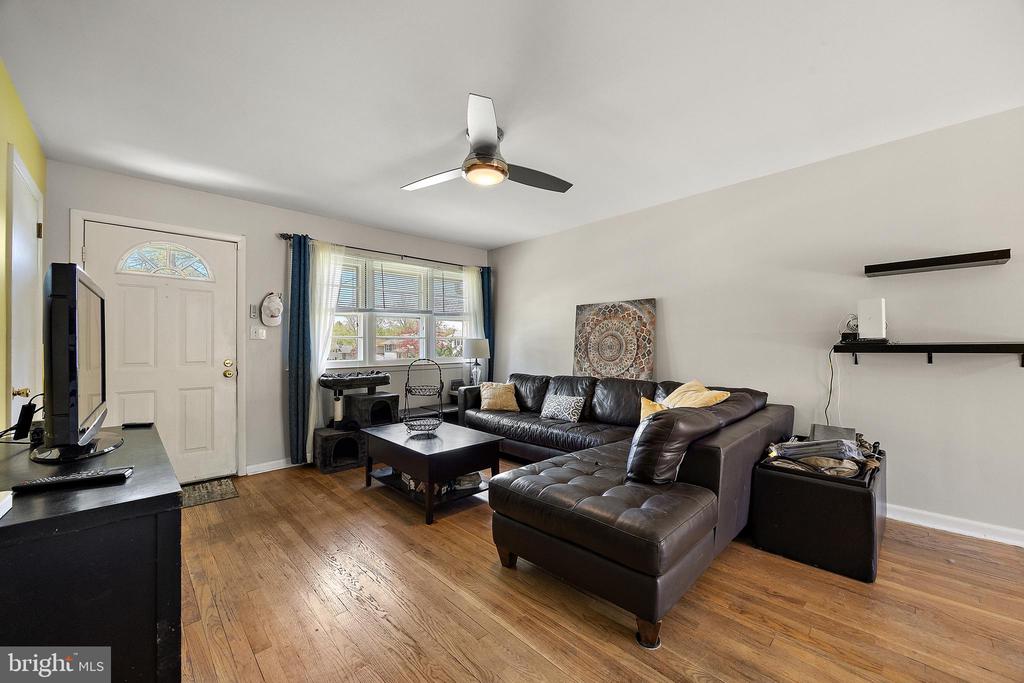 1313 Greenleaf Rd