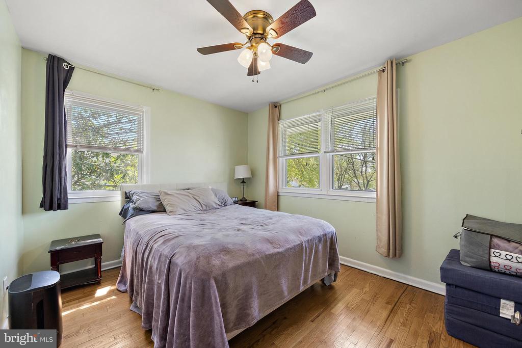 1313 Greenleaf Rd