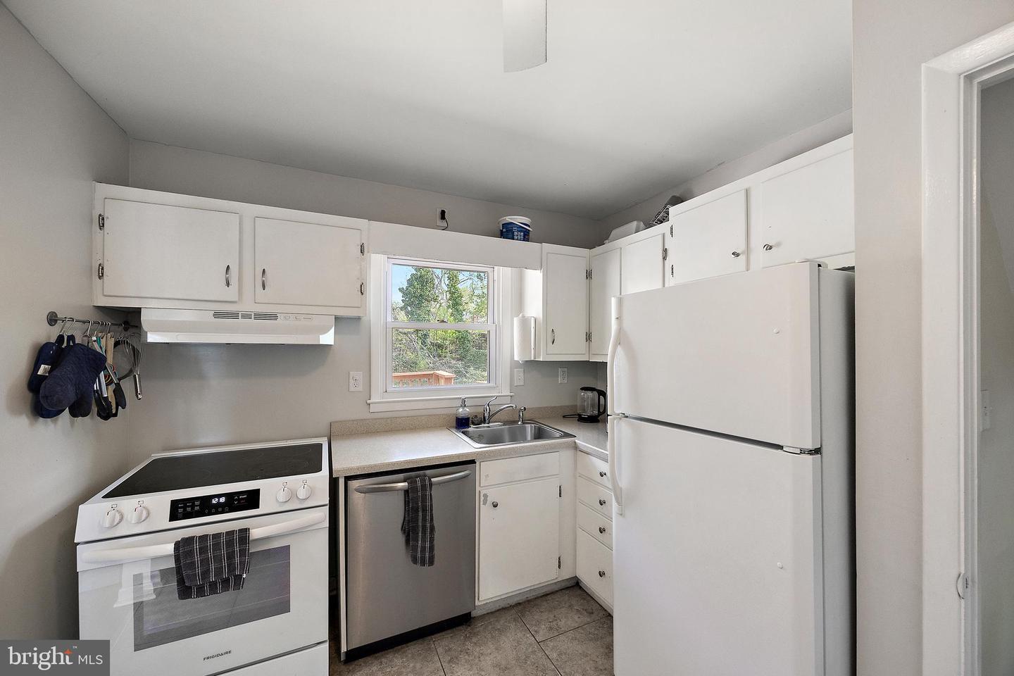1313 Greenleaf Rd