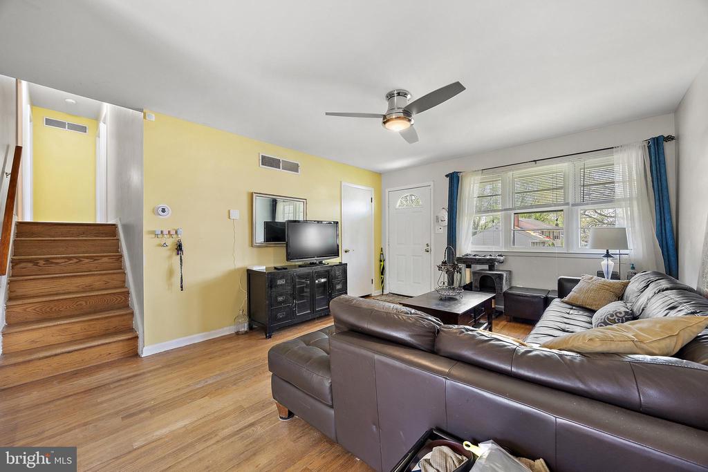 1313 Greenleaf Rd