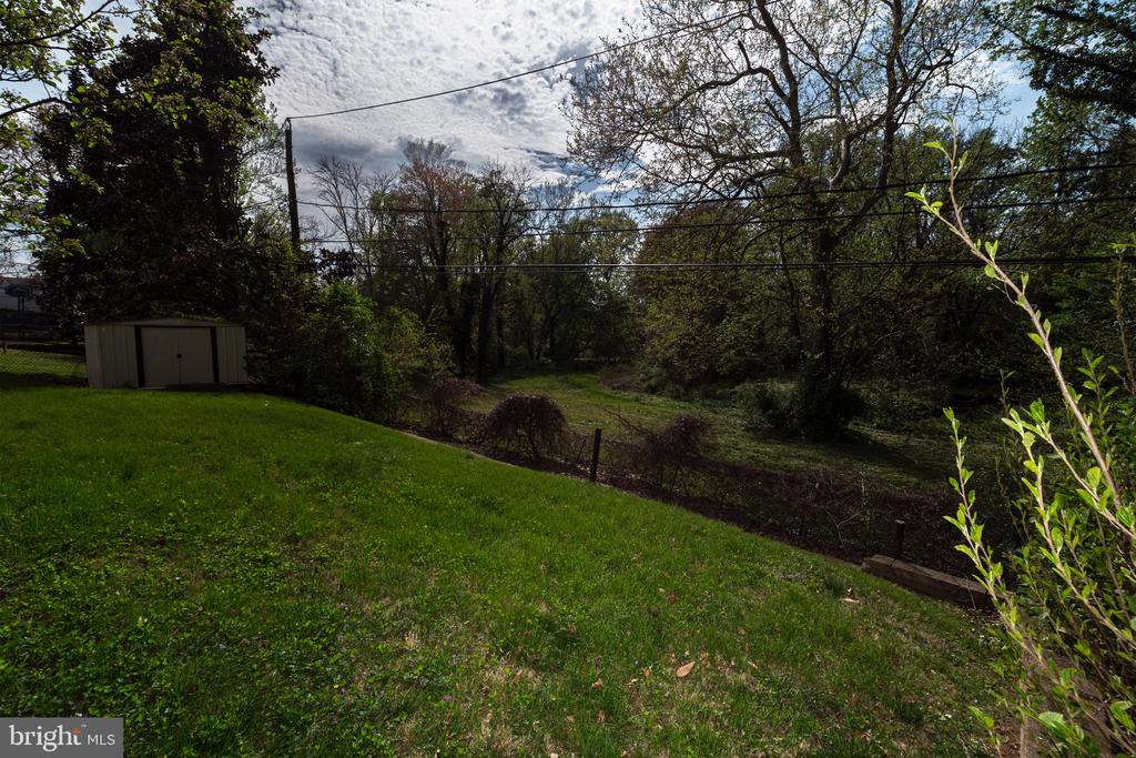 1040 Wagoner Dr