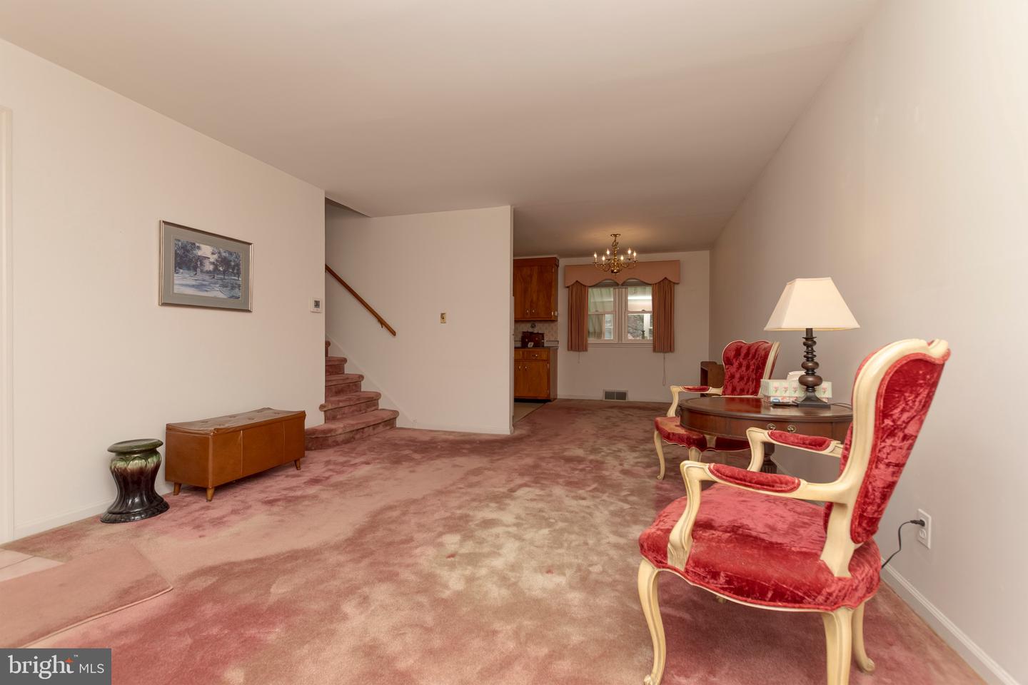 1040 Wagoner Dr