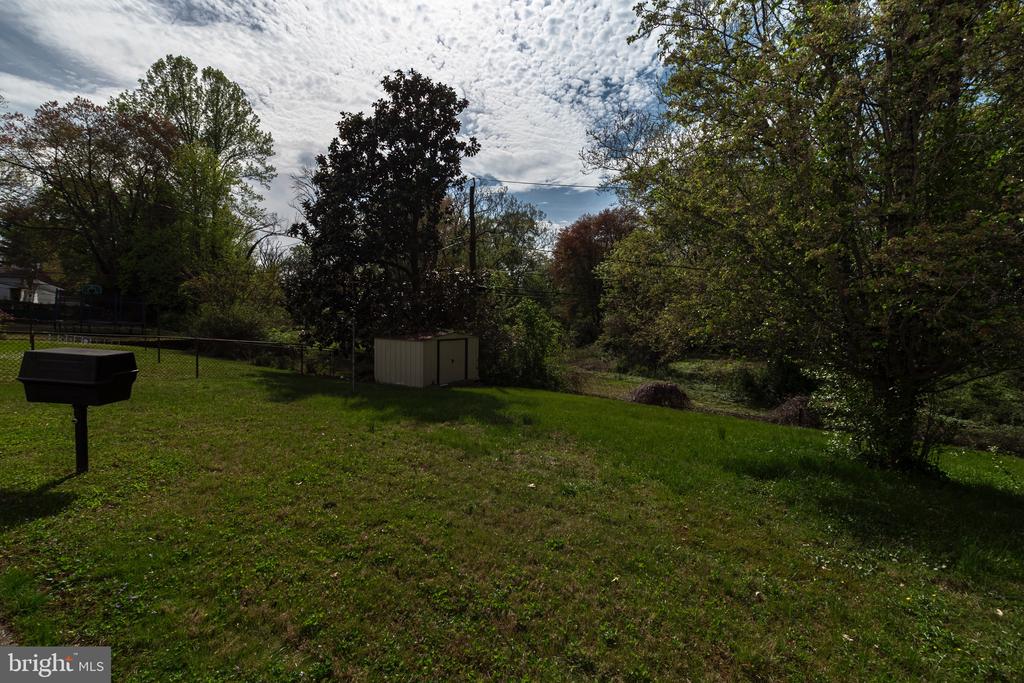1040 Wagoner Dr