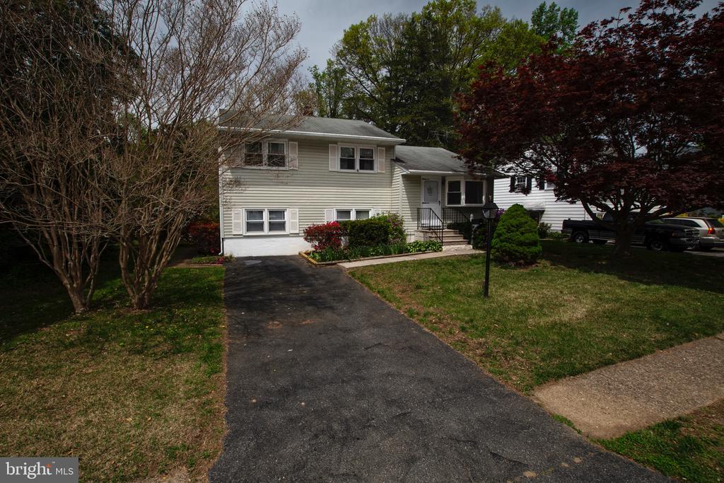 1040 Wagoner Dr