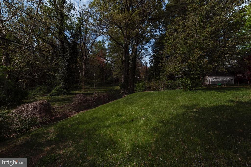 1040 Wagoner Dr