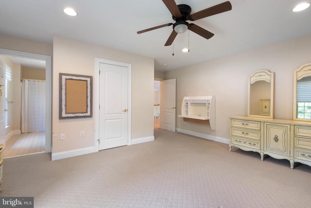 107 Gillians Way