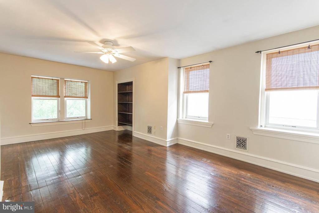1333 N DUPONT