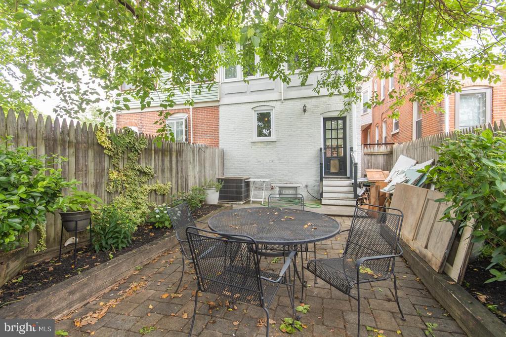 1333 N DUPONT