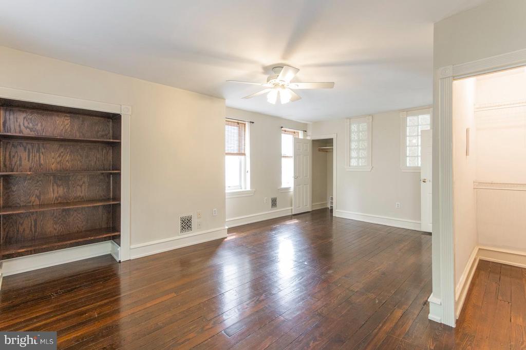 1333 N DUPONT