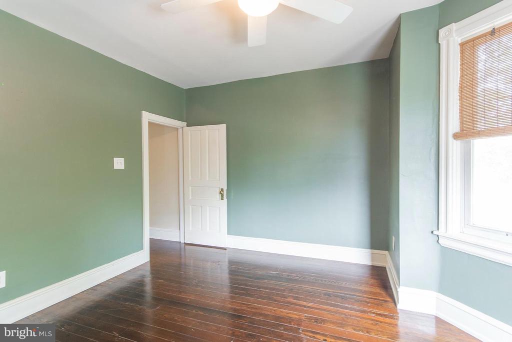 1333 N DUPONT