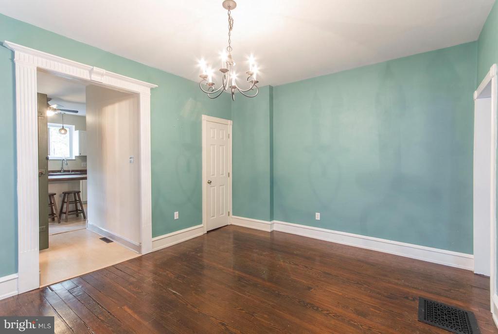 1333 N DUPONT