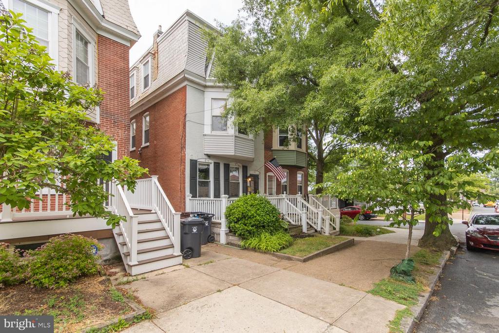 1333 N DUPONT