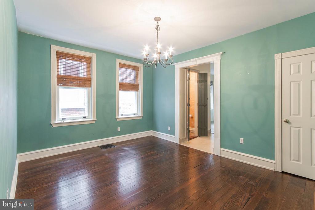 1333 N DUPONT