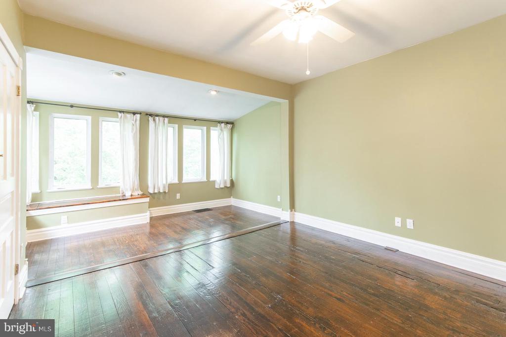 1333 N DUPONT
