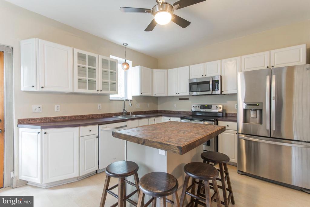 1333 N DUPONT