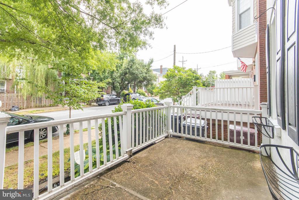 1333 N DUPONT