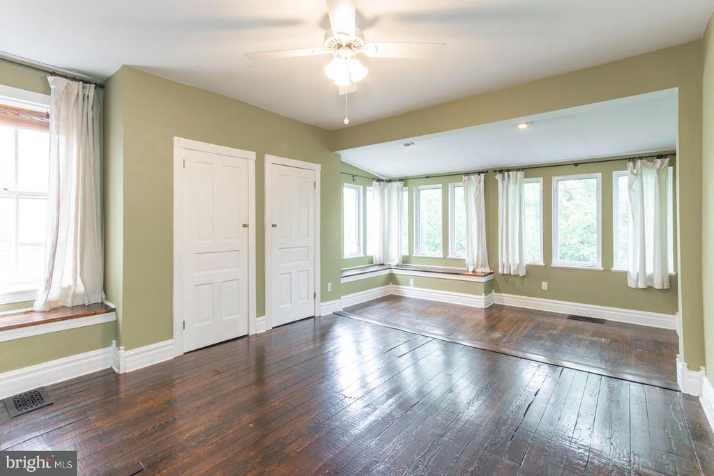 1333 N DUPONT