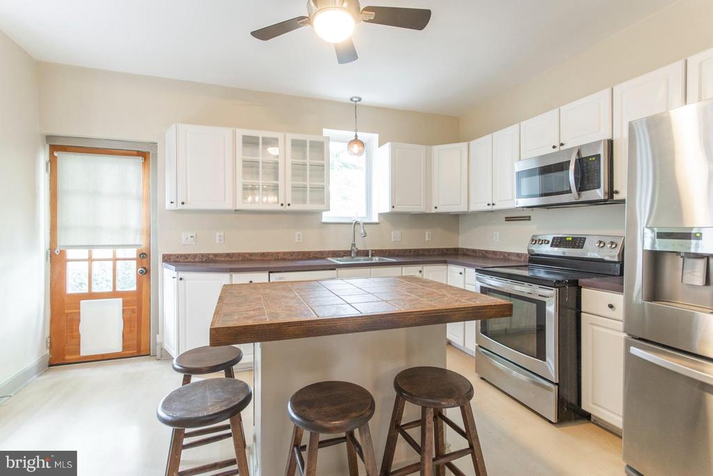1333 N DUPONT