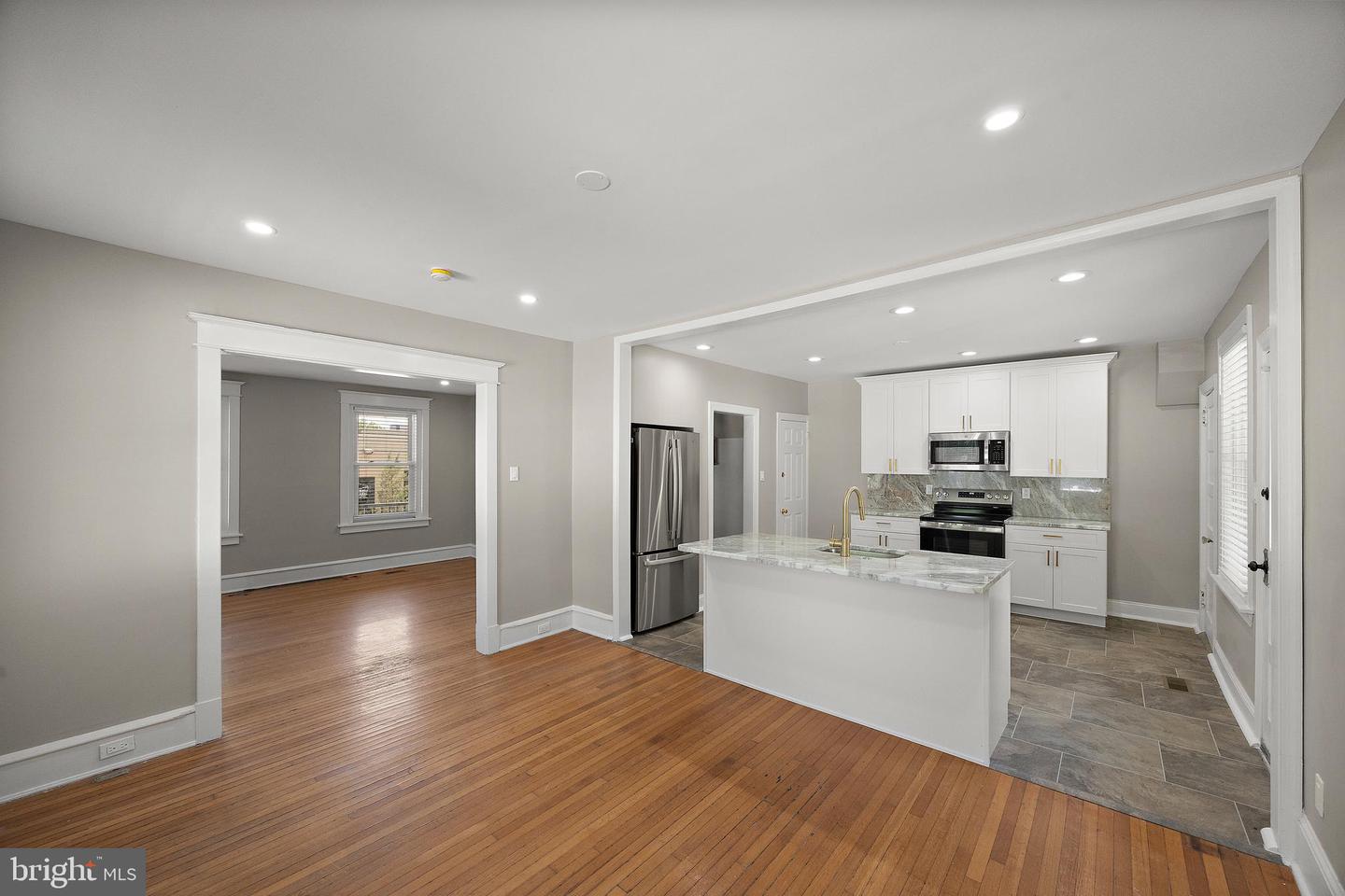 1618 W 14TH