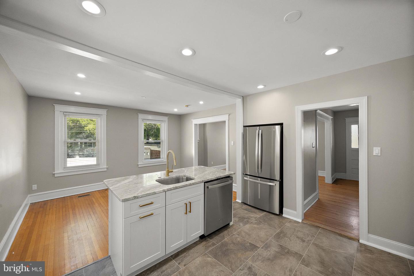 1618 W 14TH