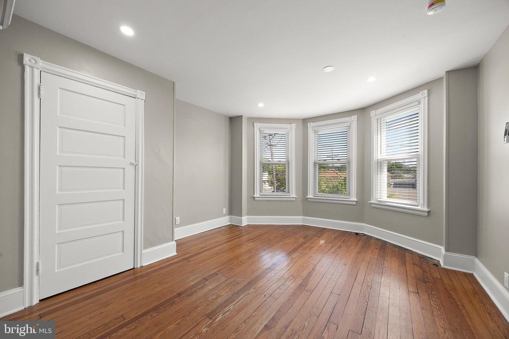 1618 W 14TH