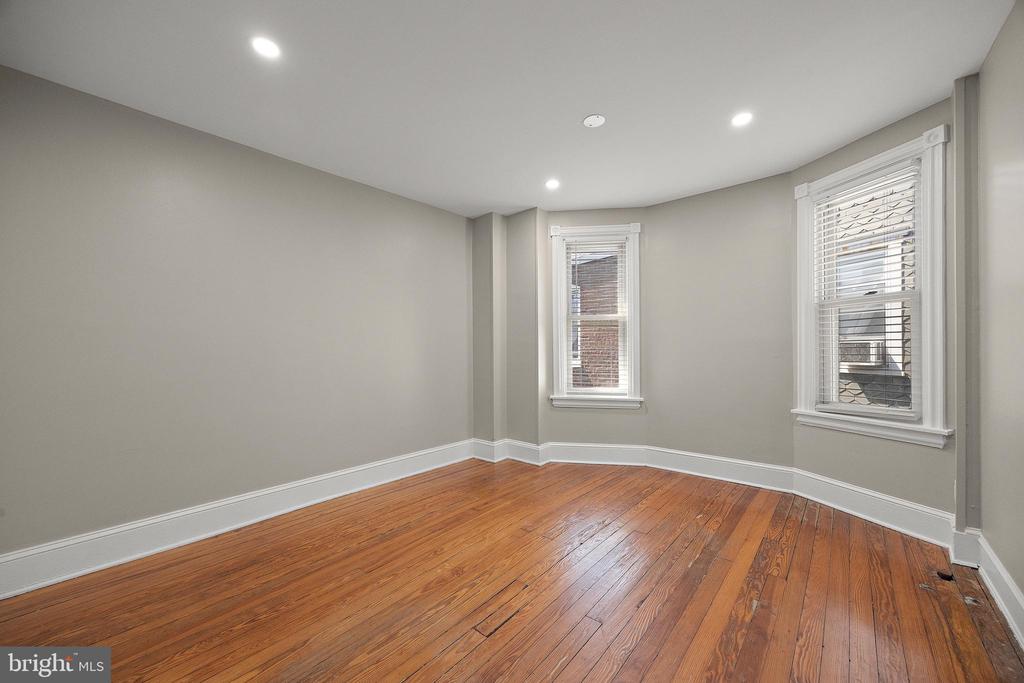 1618 W 14TH