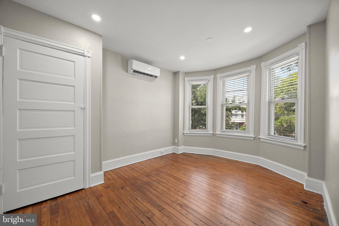 1618 W 14TH