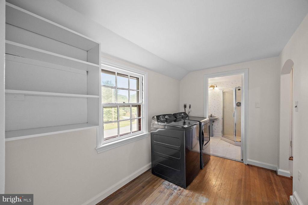 211 HARKER AVE