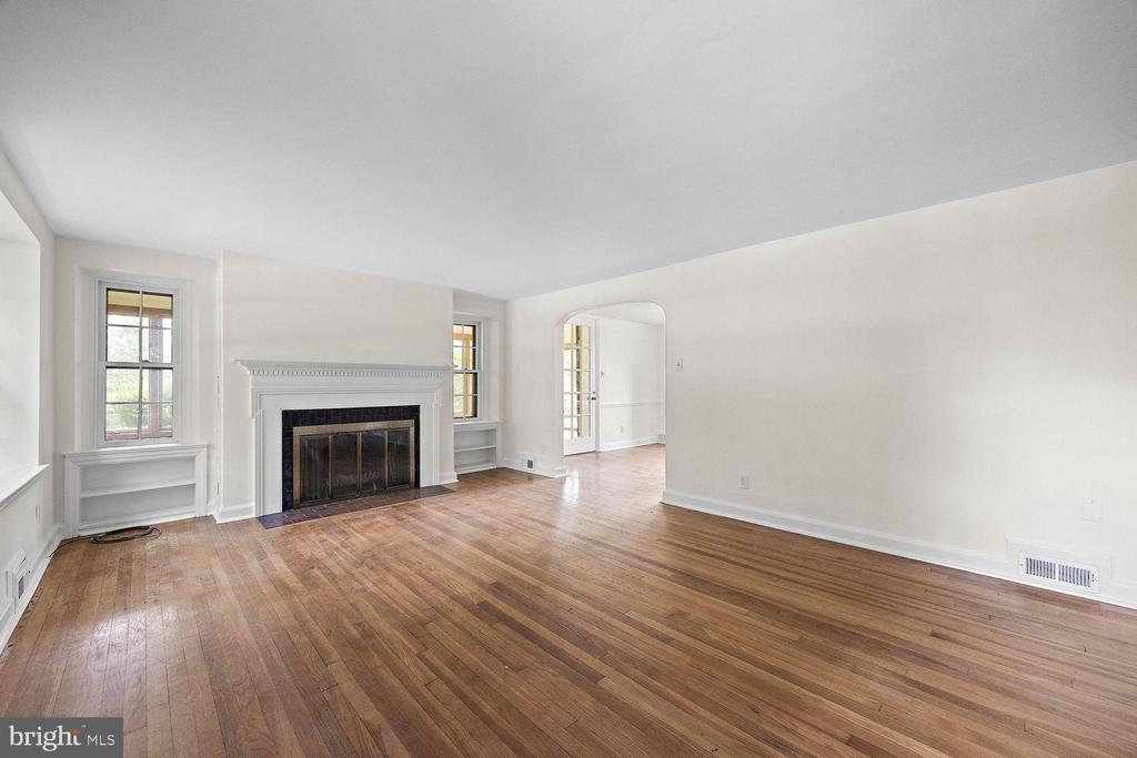 211 HARKER AVE