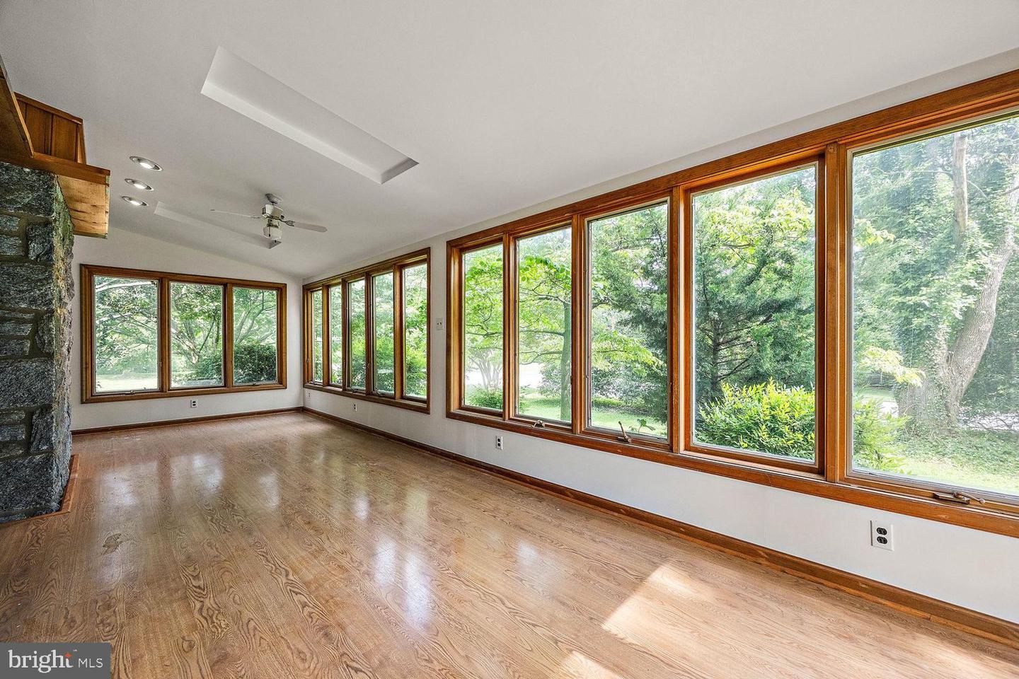 211 HARKER AVE