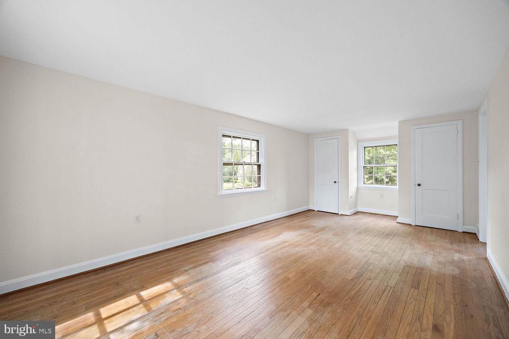 211 HARKER AVE