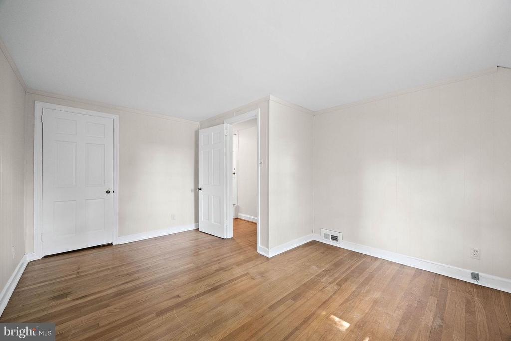 211 HARKER AVE