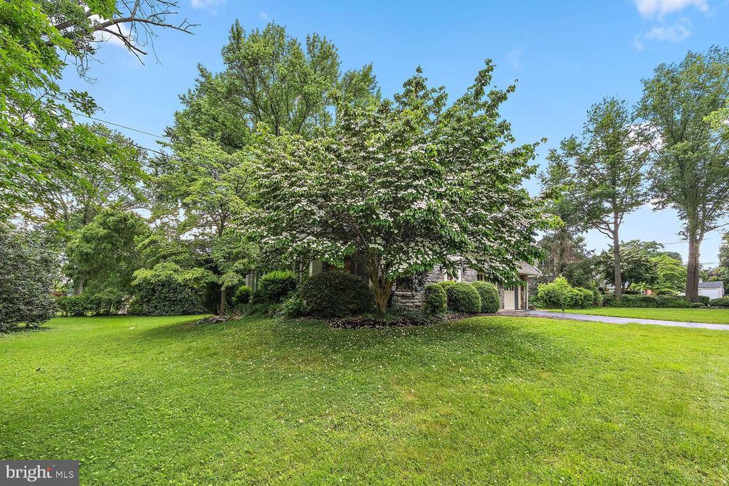 211 HARKER AVE