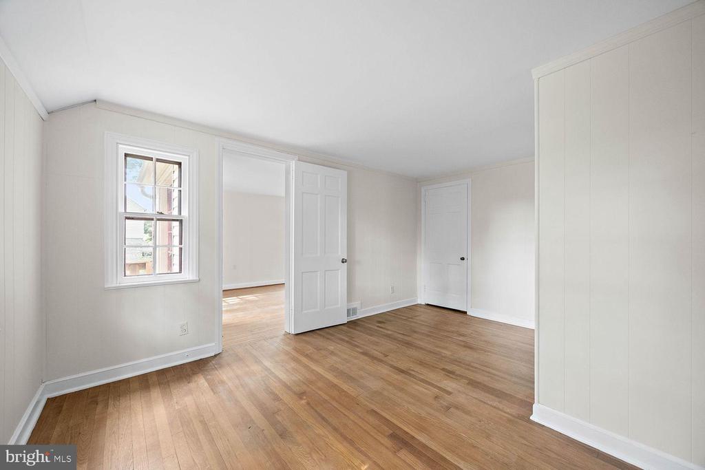 211 HARKER AVE