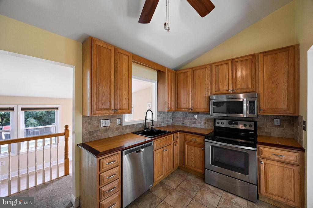 20 ST JOHN DR