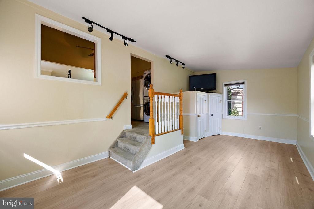 20 ST JOHN DR