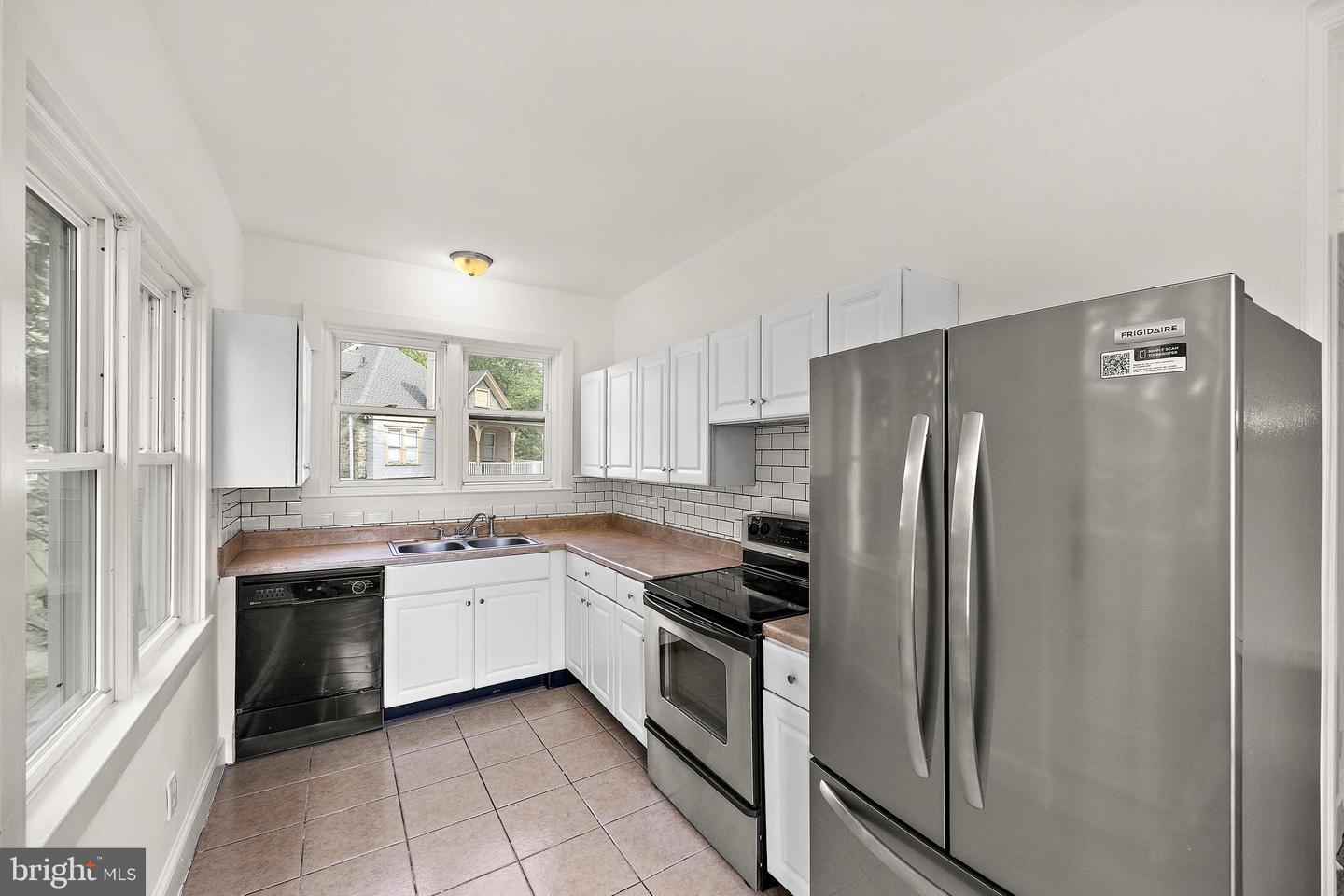 424 W 21ST ST #2