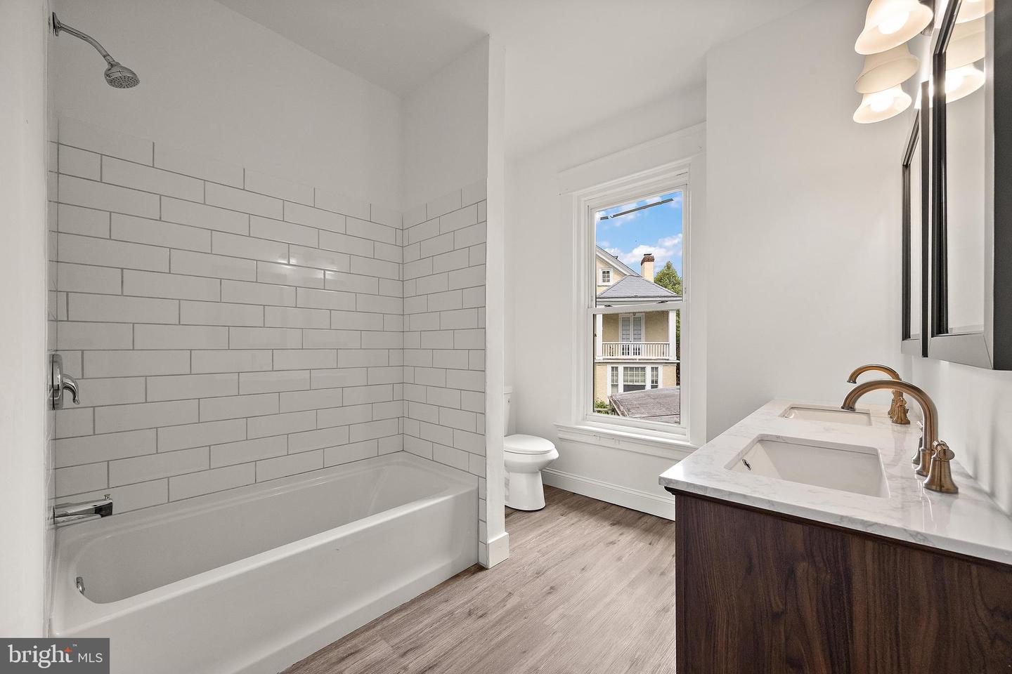 424 W 21ST ST #2