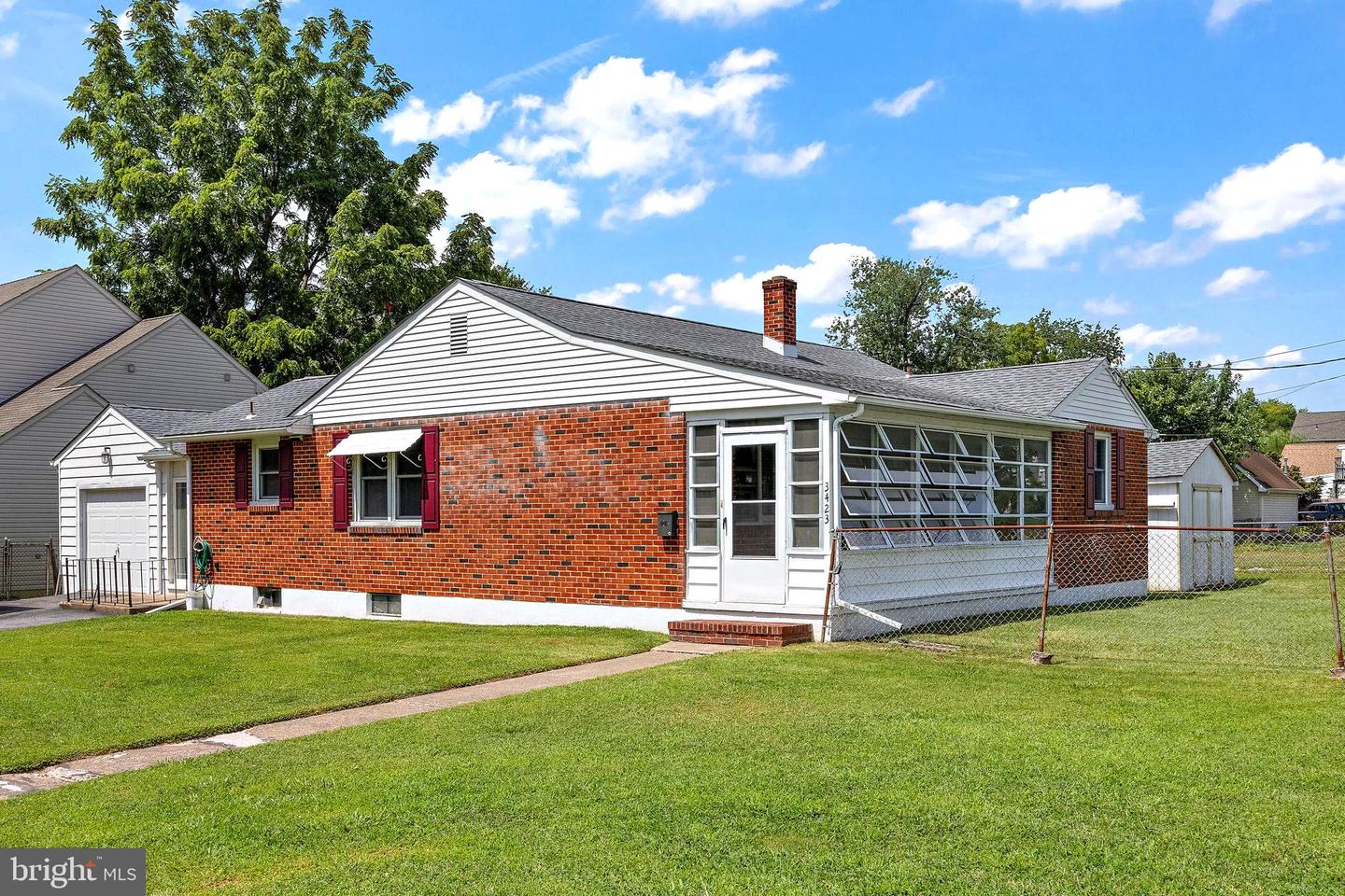 3423 Clayton Ave