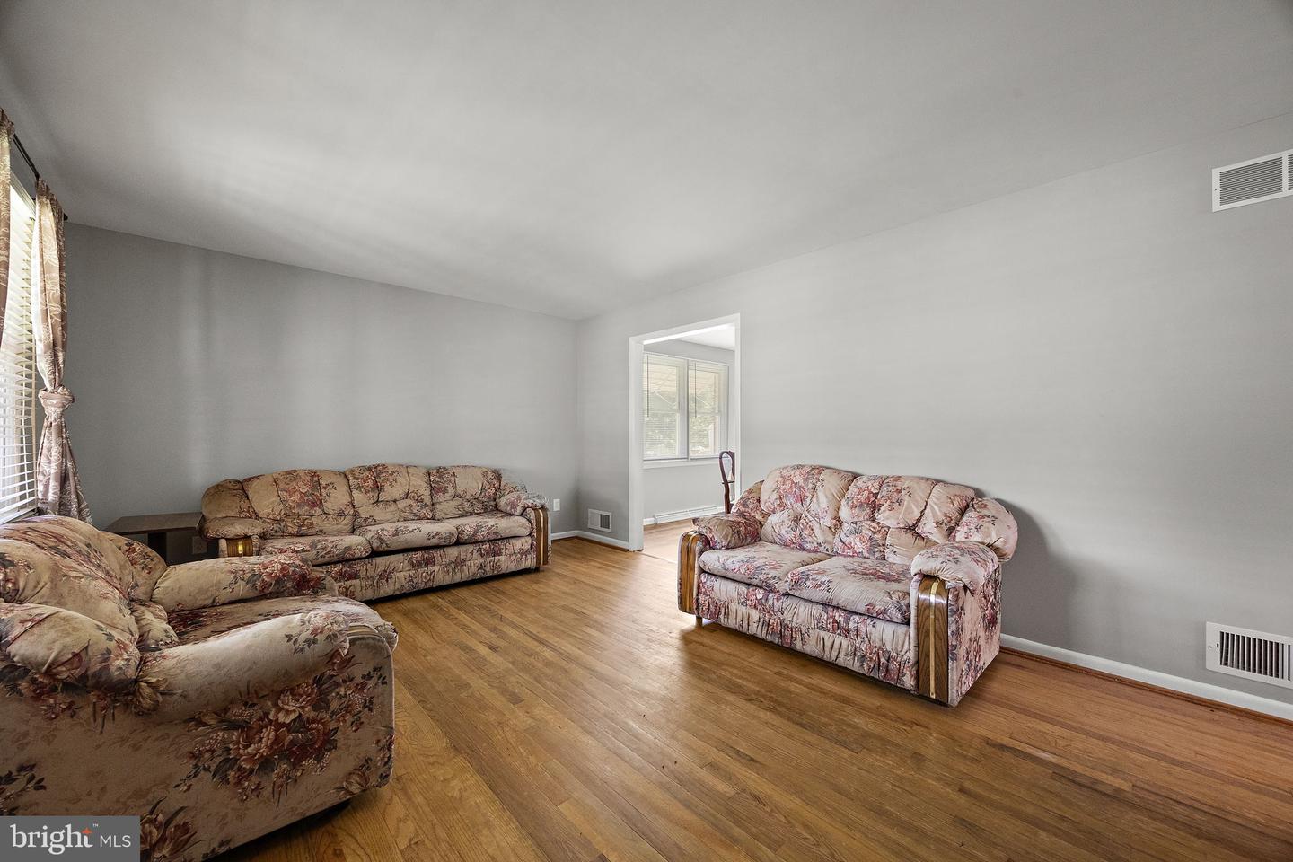 3423 Clayton Ave