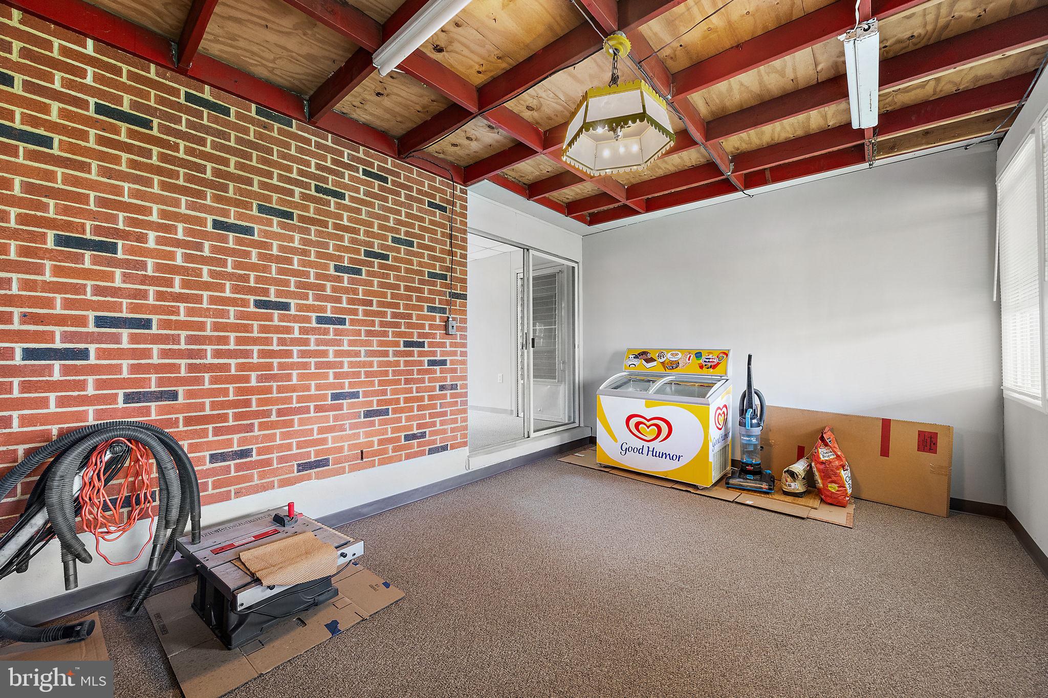 3423 Clayton Ave