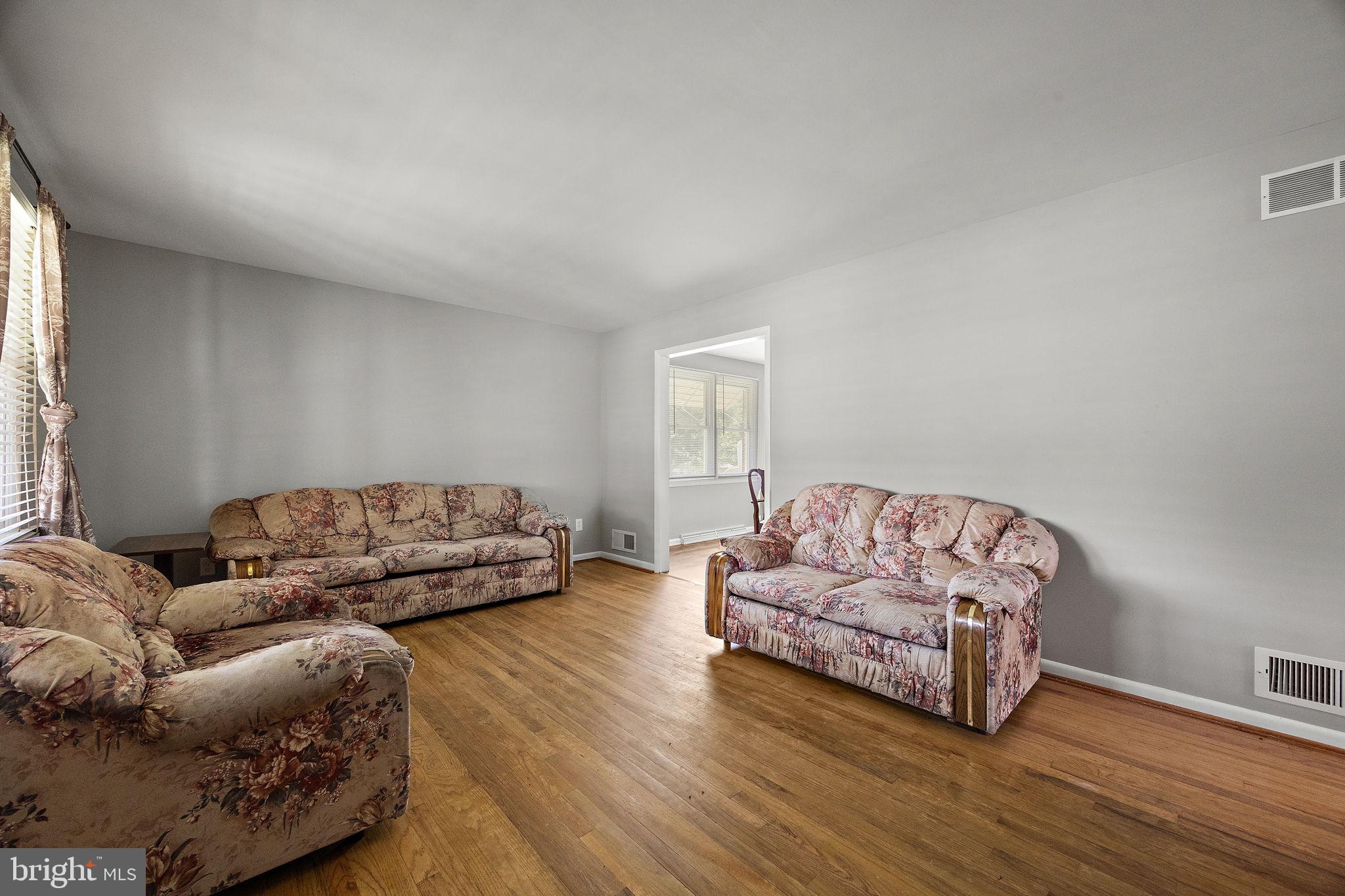 3423 Clayton Ave