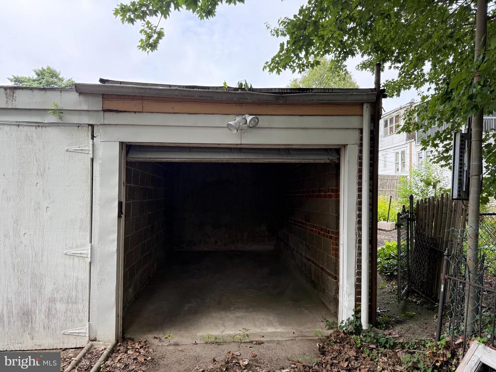 3606 N WEST STREET